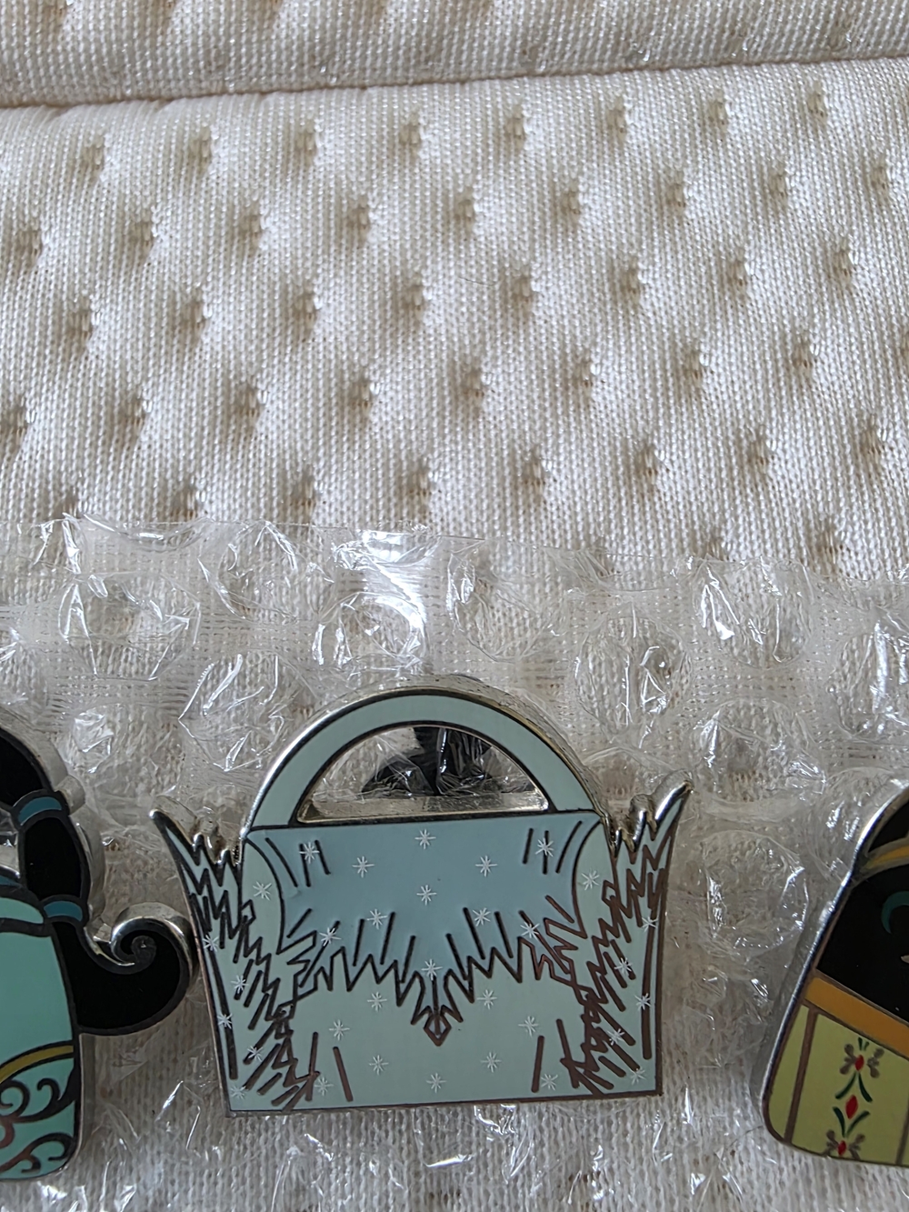 DISNEY Princess Handbag Pins - Picture 14 of 15